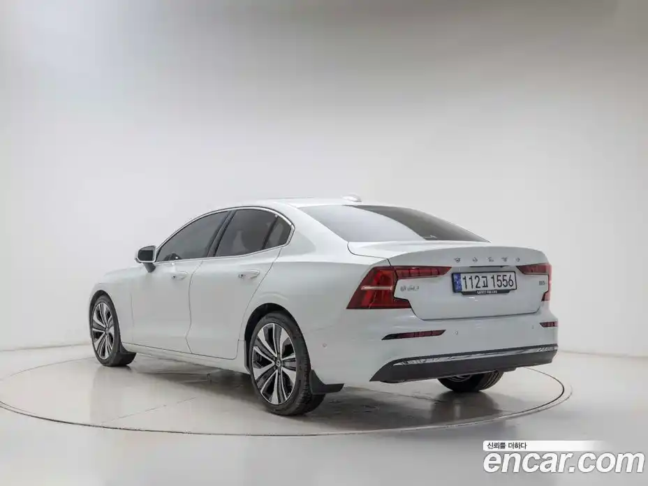 Volvo S60 2024 2.0 автомат (гидро), фото 4