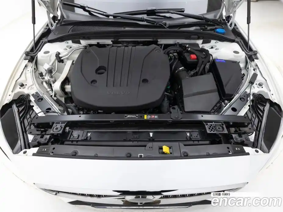 Volvo S60 2024 2.0 автомат (гидро), фото 6