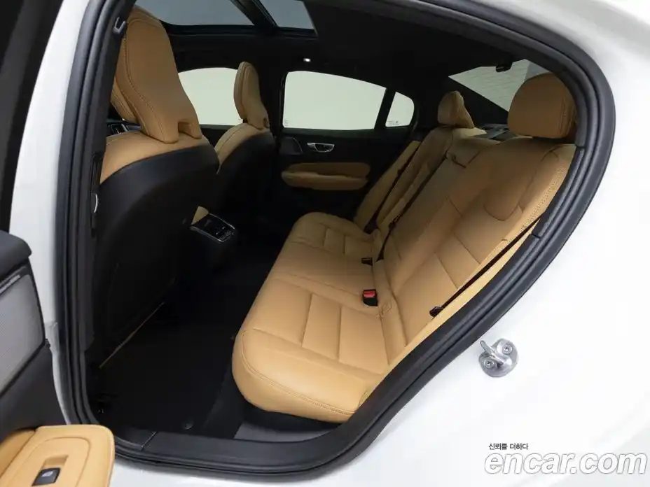 Volvo S60 2024 2.0 автомат (гидро), фото 10