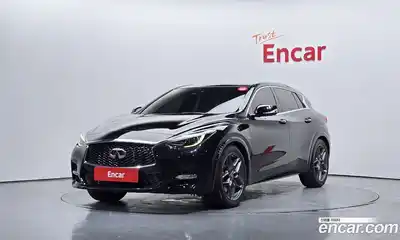 Infiniti Q30