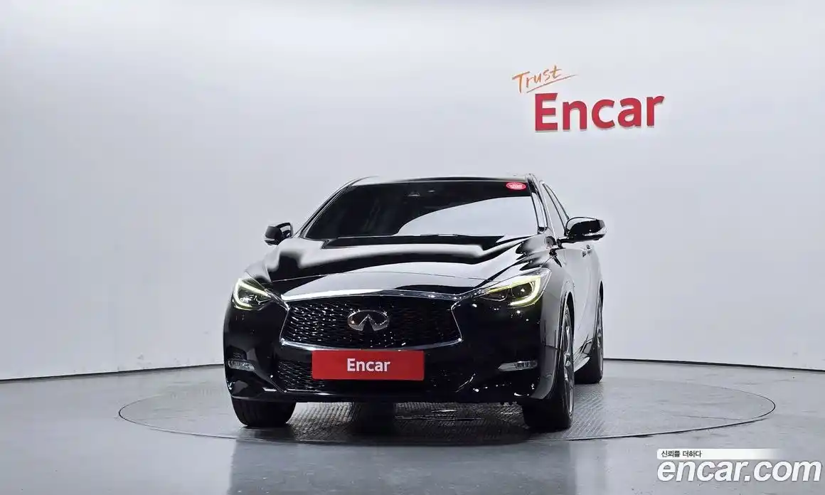 Infiniti Q30 2017 2.0 гидро, фото 3