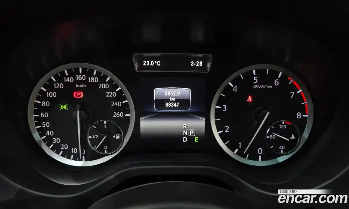 Infiniti Q30 2017 2.0 гидро, фото 8