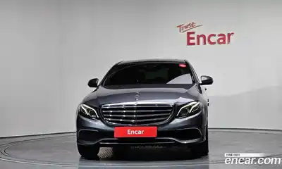 Mercedes-Benz E-Class 2018 2.0 автомат (гидро), миниатюра 3