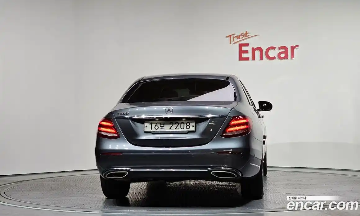 Mercedes-Benz E-Class 2018 2.0 автомат (гидро), фото 4