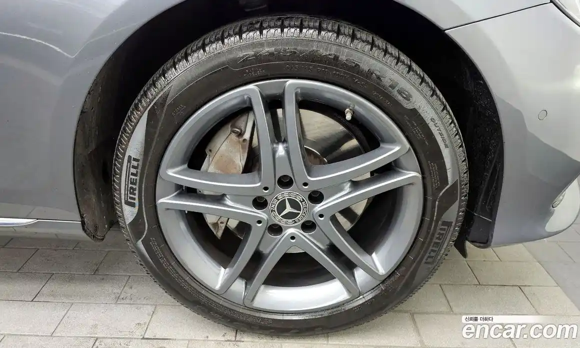 Mercedes-Benz E-Class 2018 2.0 автомат (гидро), фото 5