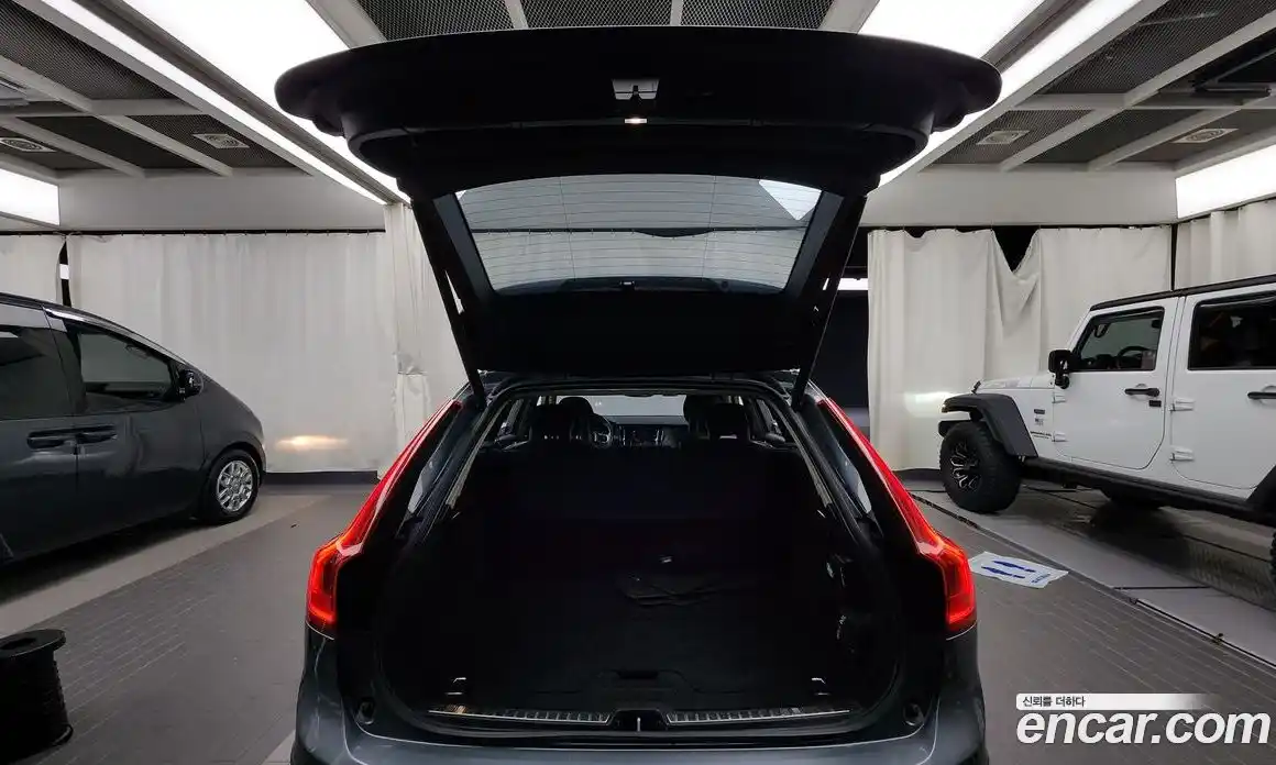 Volvo V90 2017 2.0 автомат (гидро), фото 20