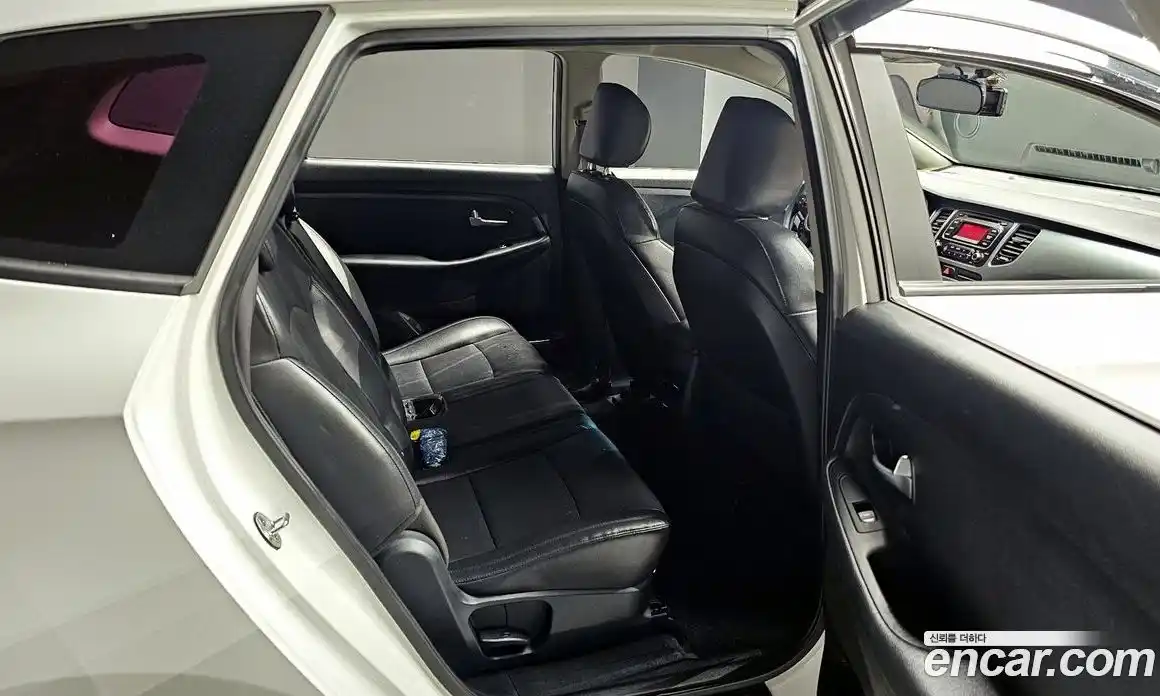 Kia Carens 2016 1.7 автомат (гидро), фото 12