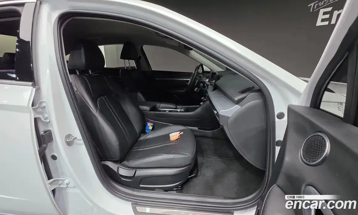 Hyundai Sonata 2025 2.0 автомат (гидро), фото 13
