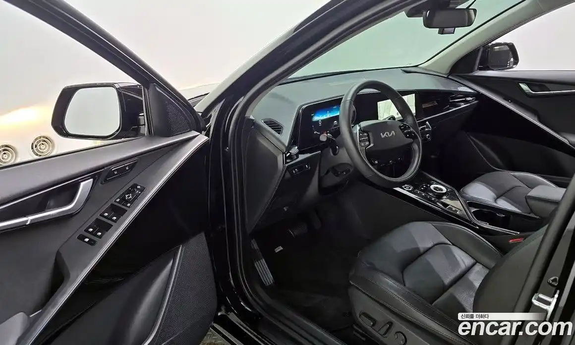 Kia Niro 2023 0.2 автомат (гидро), фото 13