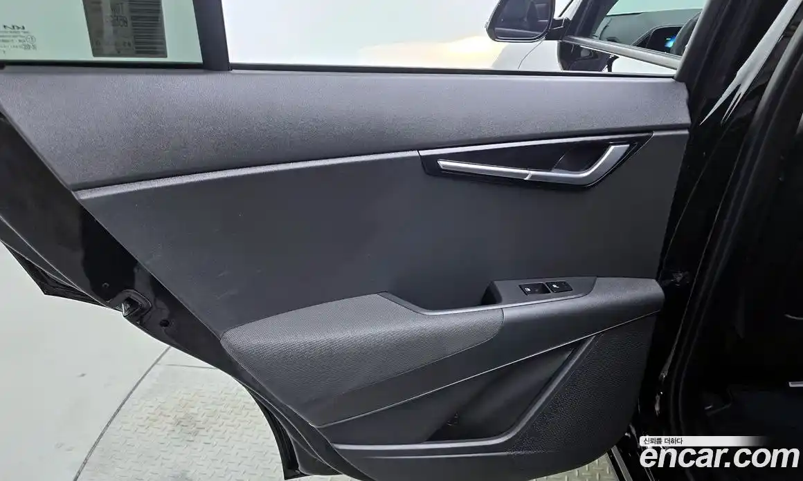Kia Niro 2023 0.2 автомат (гидро), фото 15