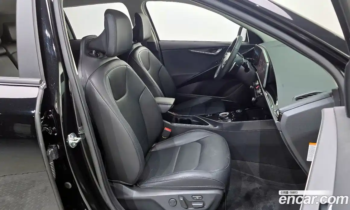 Kia Niro 2023 0.2 автомат (гидро), фото 16