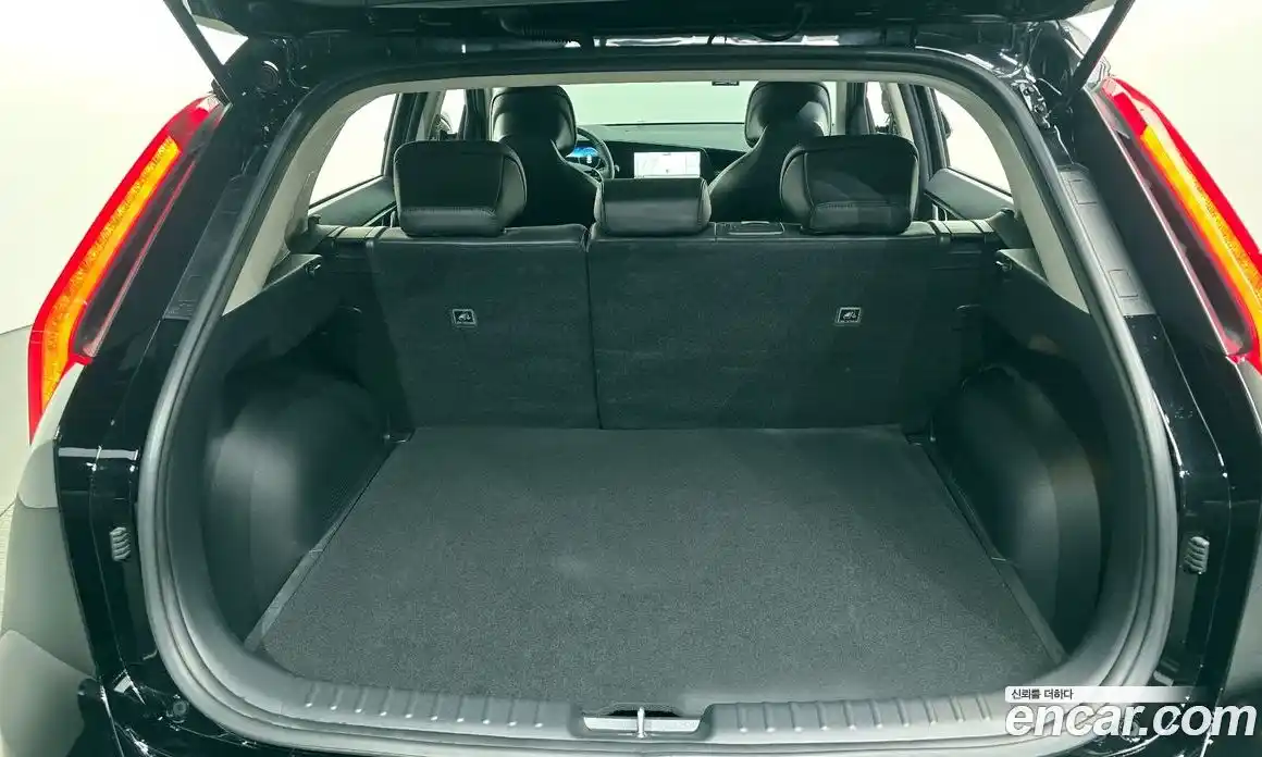 Kia Niro 2023 0.2 автомат (гидро), фото 26