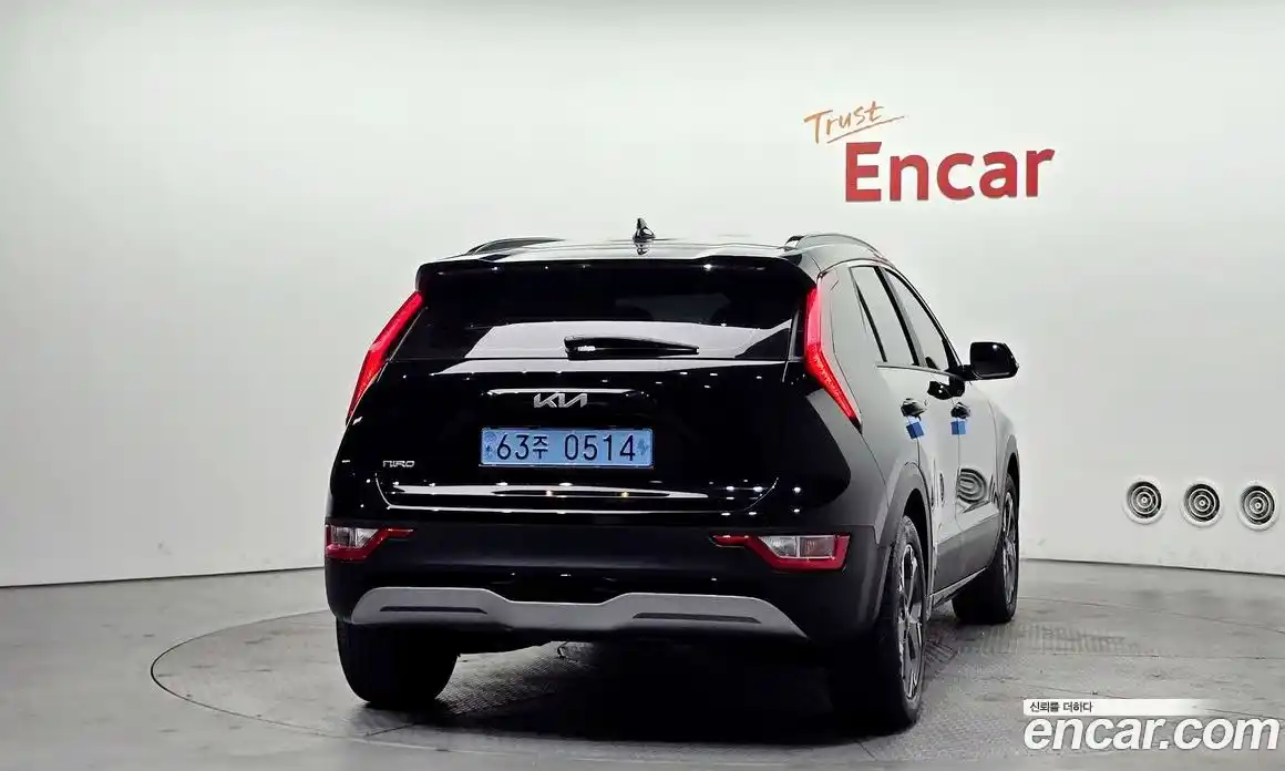 Kia Niro 2023 0.2 автомат (гидро), фото 4
