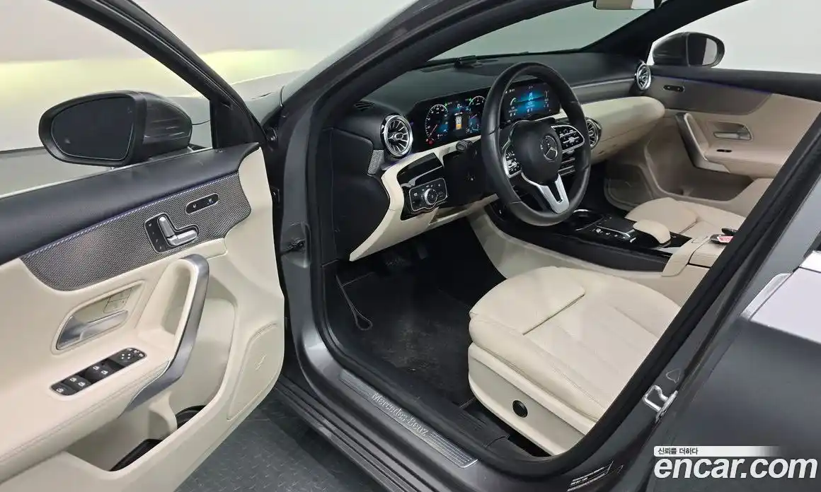 Mercedes-Benz A-Class 2021 2.0 гидро, фото 13