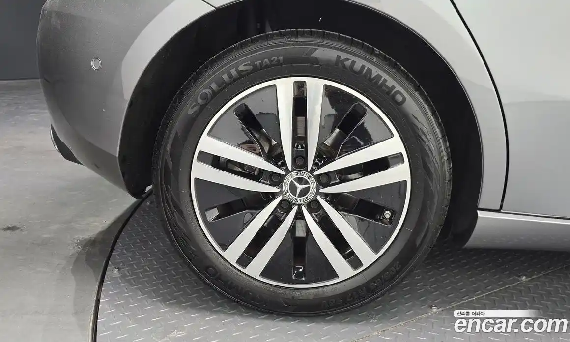 Mercedes-Benz A-Class 2021 2.0 гидро, фото 5
