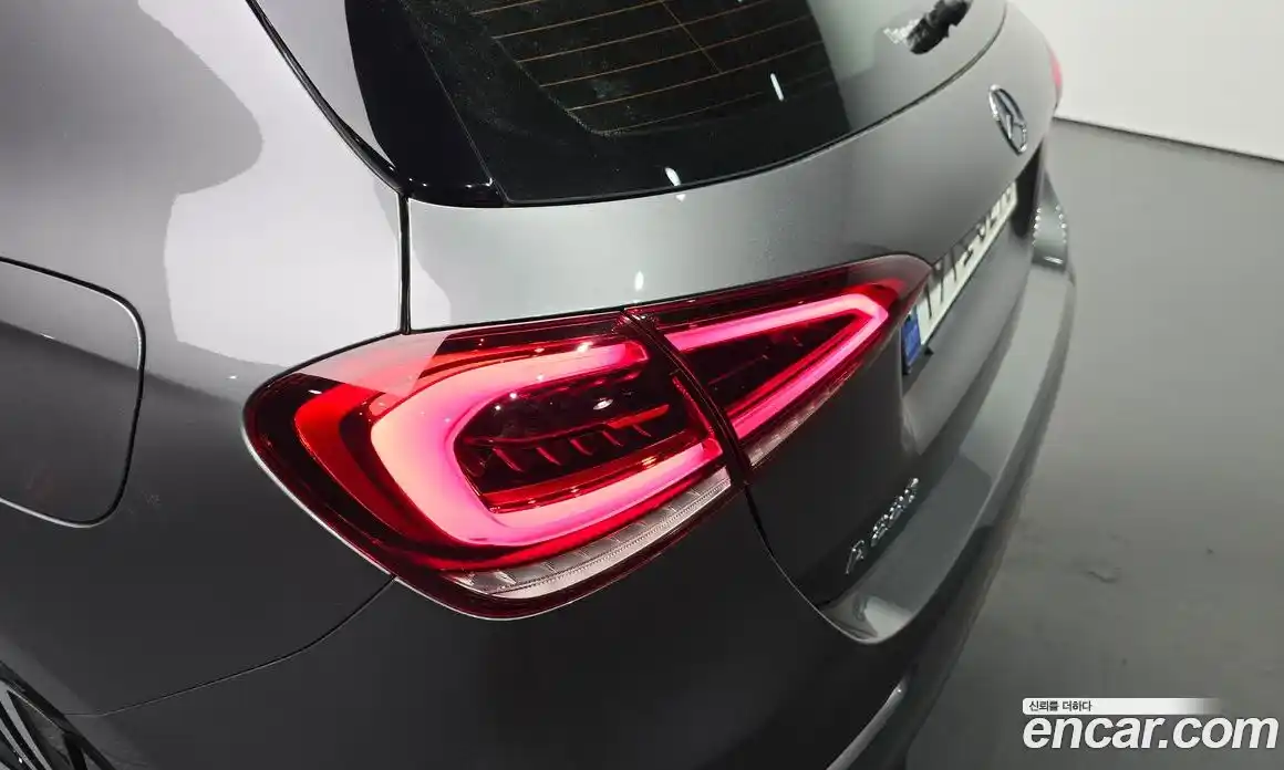 Mercedes-Benz A-Class 2021 2.0 гидро, фото 9