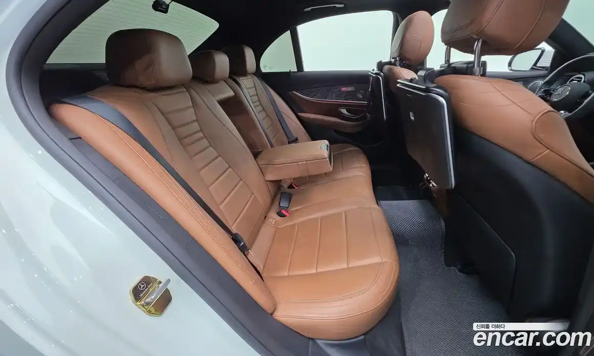 Mercedes-Benz E-Class 2021 2.0 гидро, фото 19
