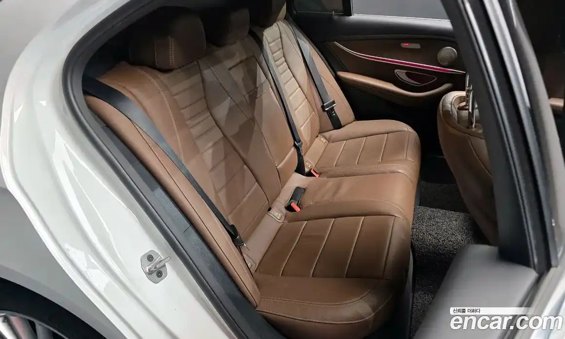 Mercedes-Benz E-Class 2021 2.0 автомат (гидро), фото 17