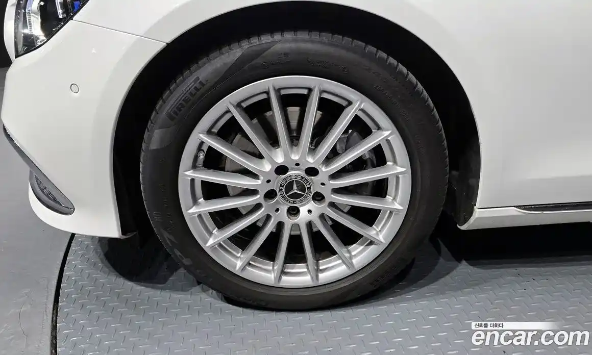 Mercedes-Benz E-Class 2021 2.0 автомат (гидро), фото 5