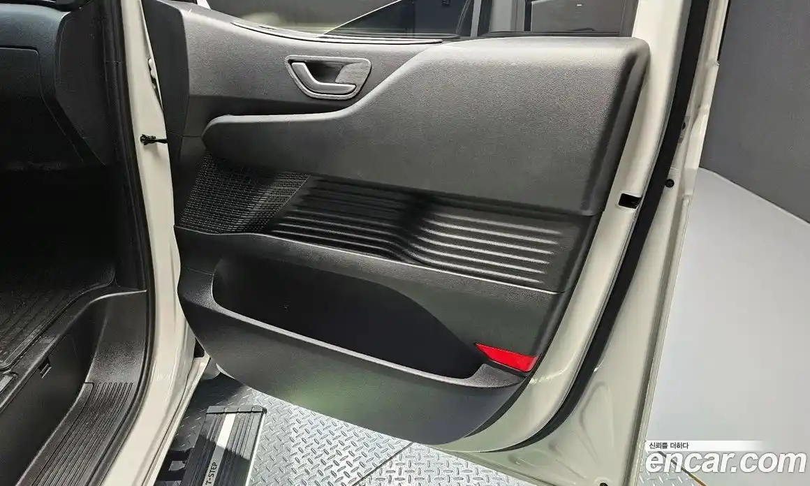 Hyundai Staria 2023 2.2 гидро, фото 15