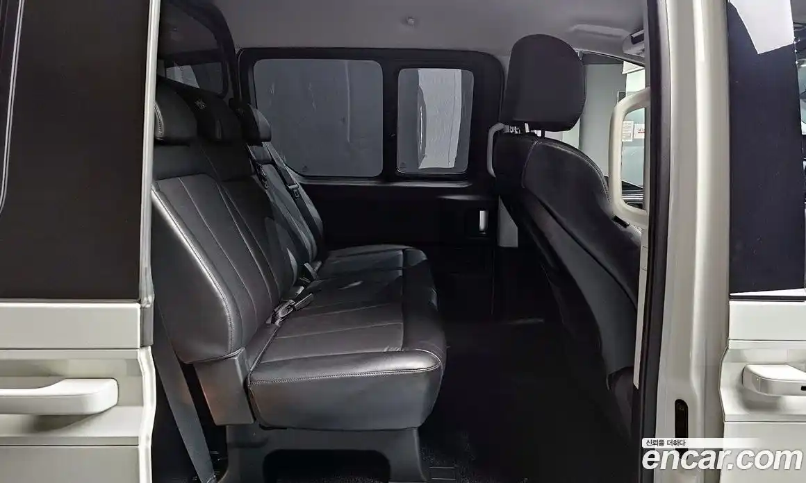 Hyundai Staria 2023 2.2 гидро, фото 17