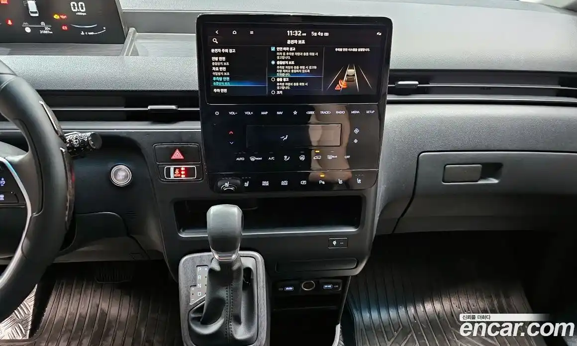 Hyundai Staria 2023 2.2 гидро, фото 20