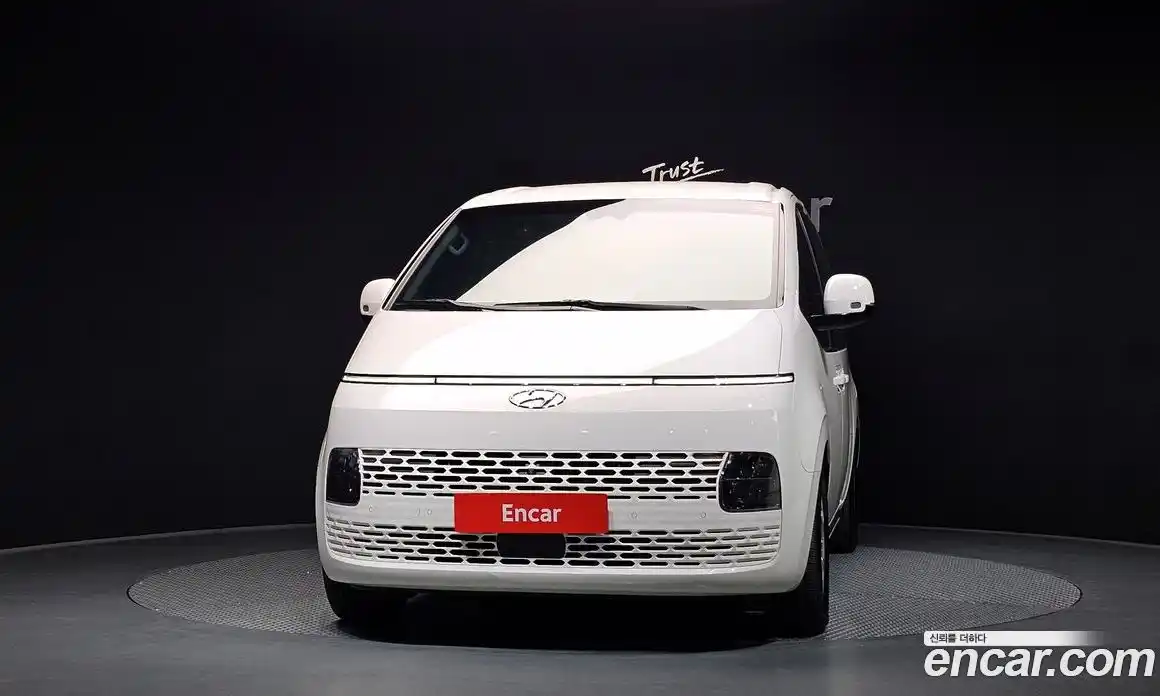 Hyundai Staria 2023 2.2 гидро, фото 3