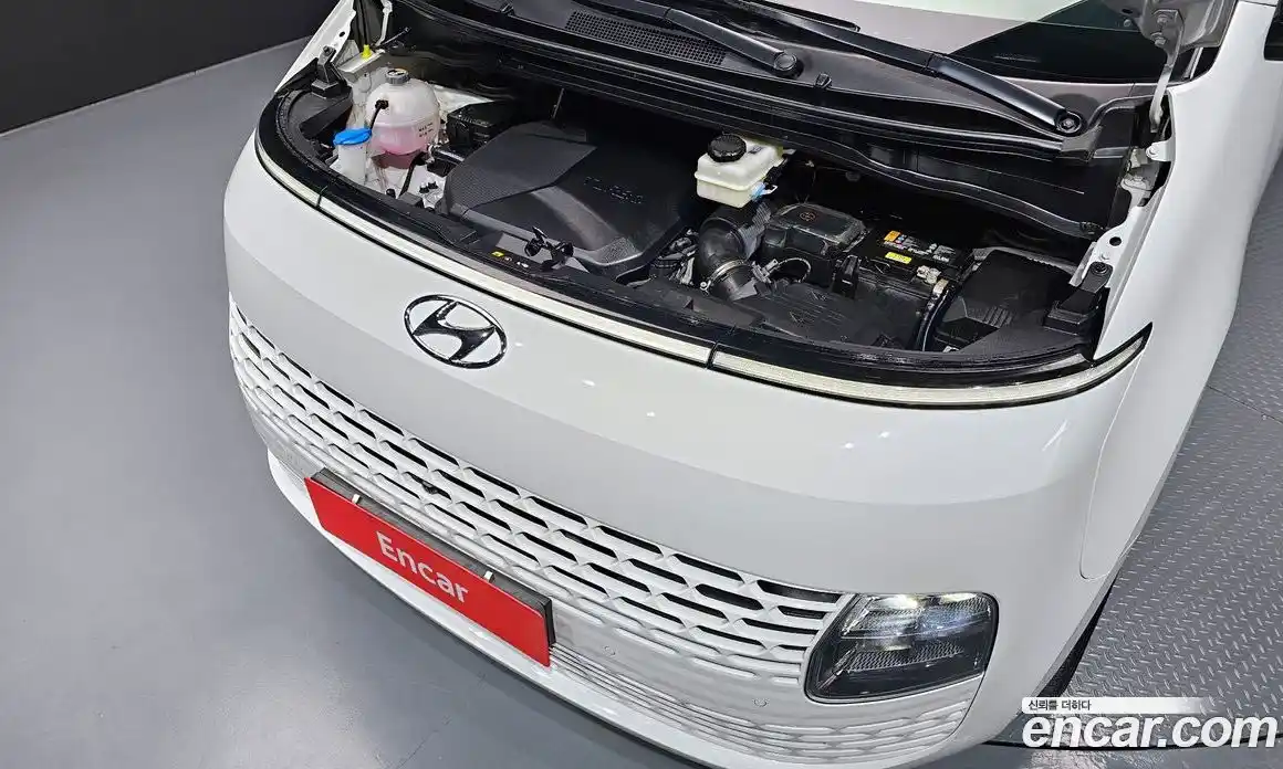 Hyundai Staria 2023 2.2 гидро, фото 6