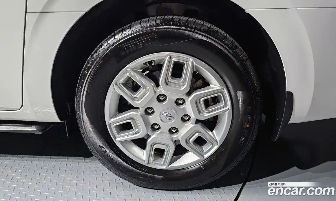 Hyundai Staria 2023 2.2 гидро, фото 7