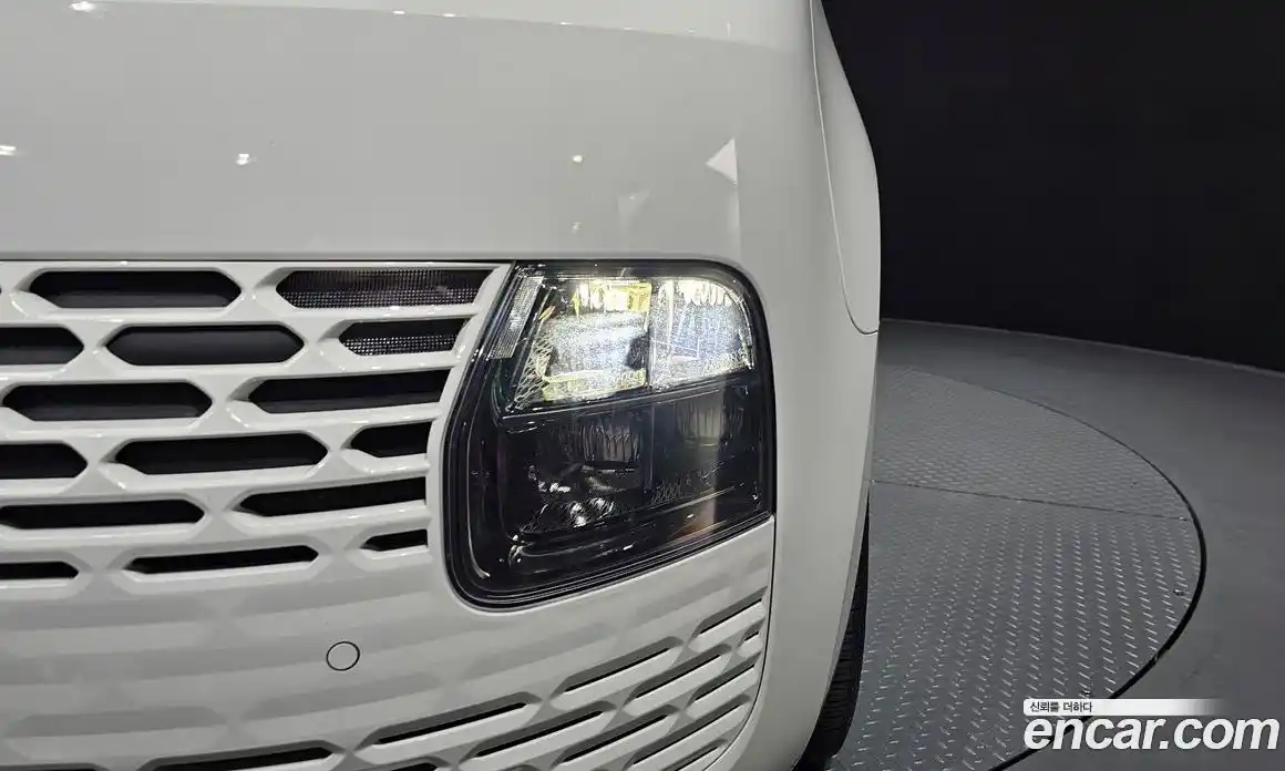 Hyundai Staria 2023 2.2 гидро, фото 8