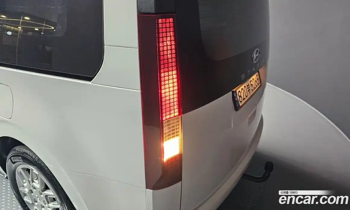Hyundai Staria 2023 2.2 гидро, фото 9