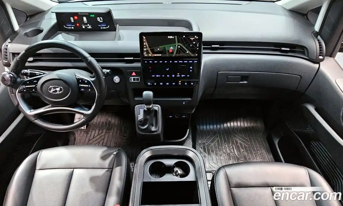 Hyundai Staria 2023 2.2 гидро, фото 10