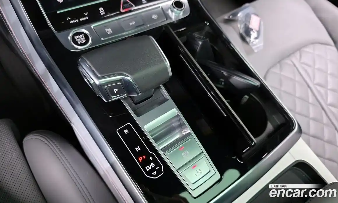 Audi Q8 2023 3.0 автомат (гидро), фото 12