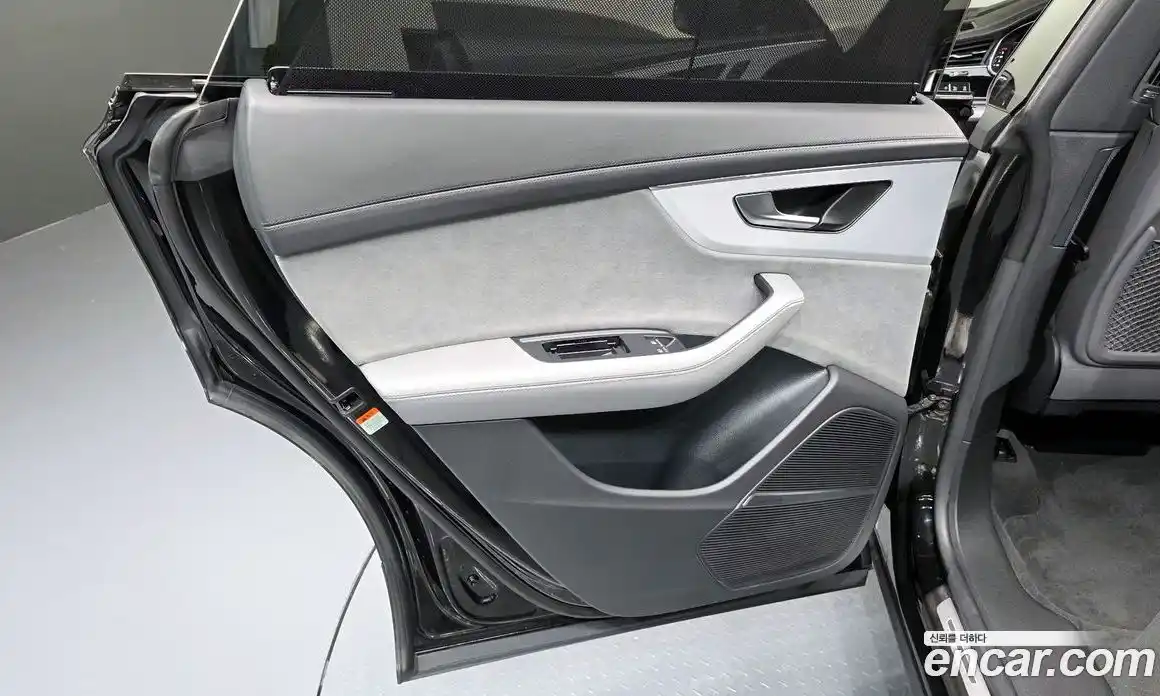 Audi Q8 2023 3.0 автомат (гидро), фото 15