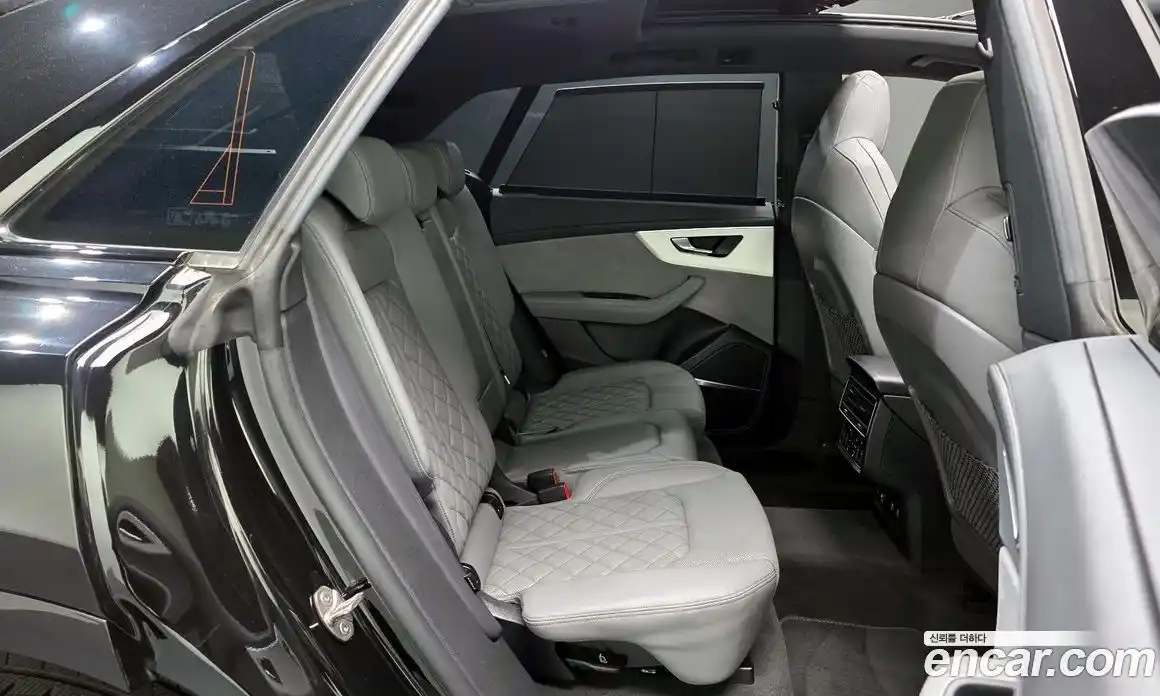 Audi Q8 2023 3.0 автомат (гидро), фото 17