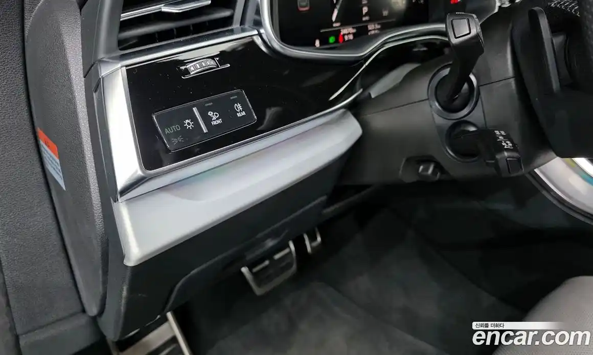 Audi Q8 2023 3.0 автомат (гидро), фото 27