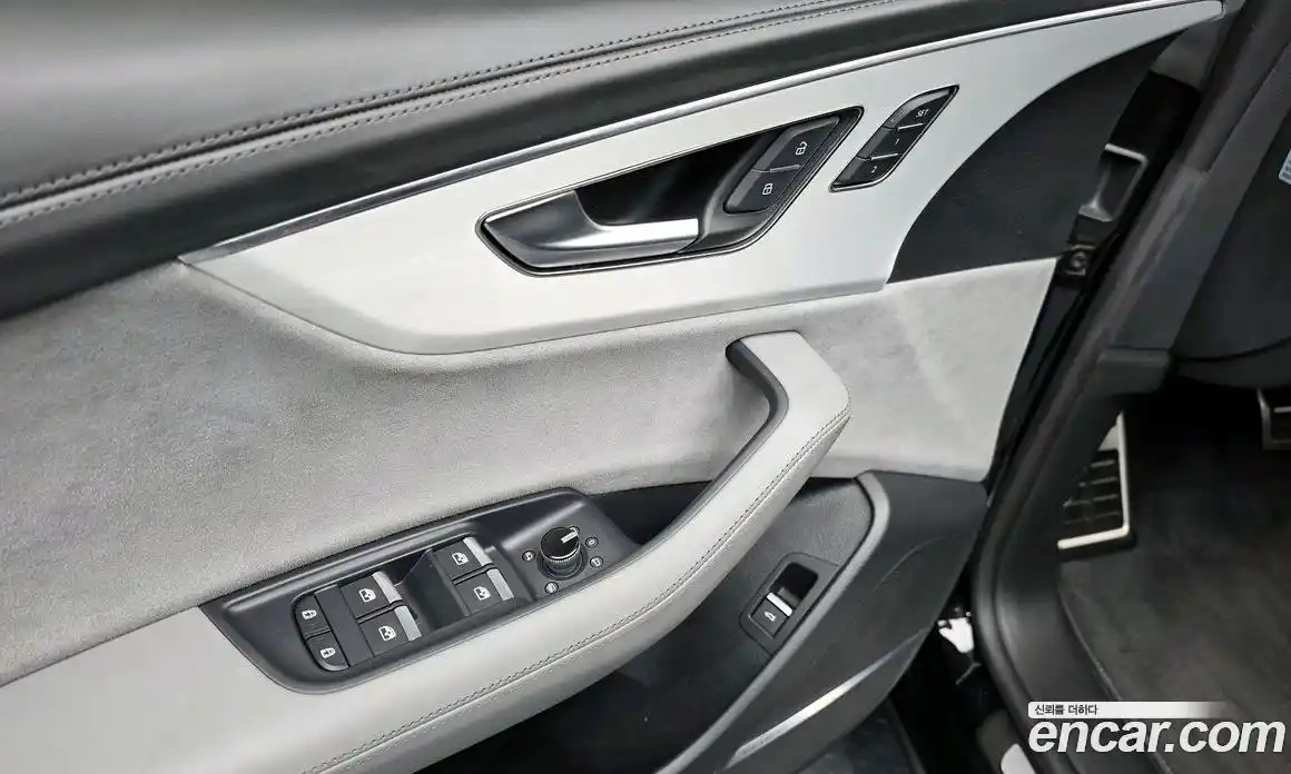 Audi Q8 2023 3.0 автомат (гидро), фото 28