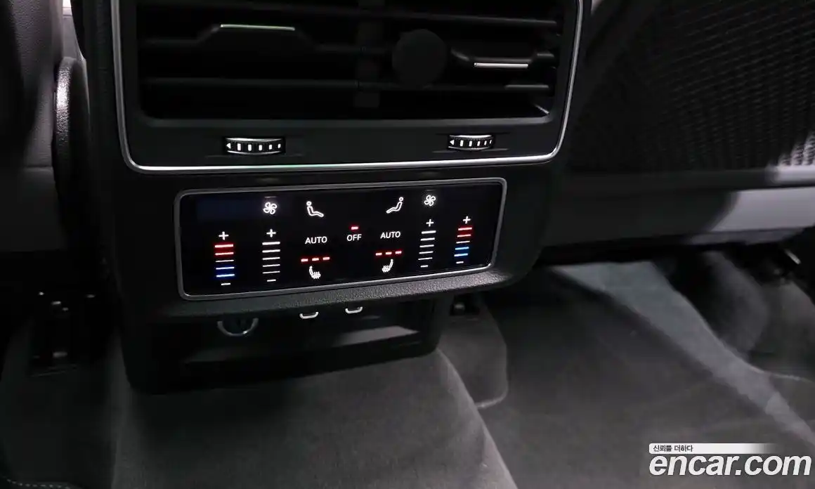 Audi Q8 2023 3.0 автомат (гидро), фото 31