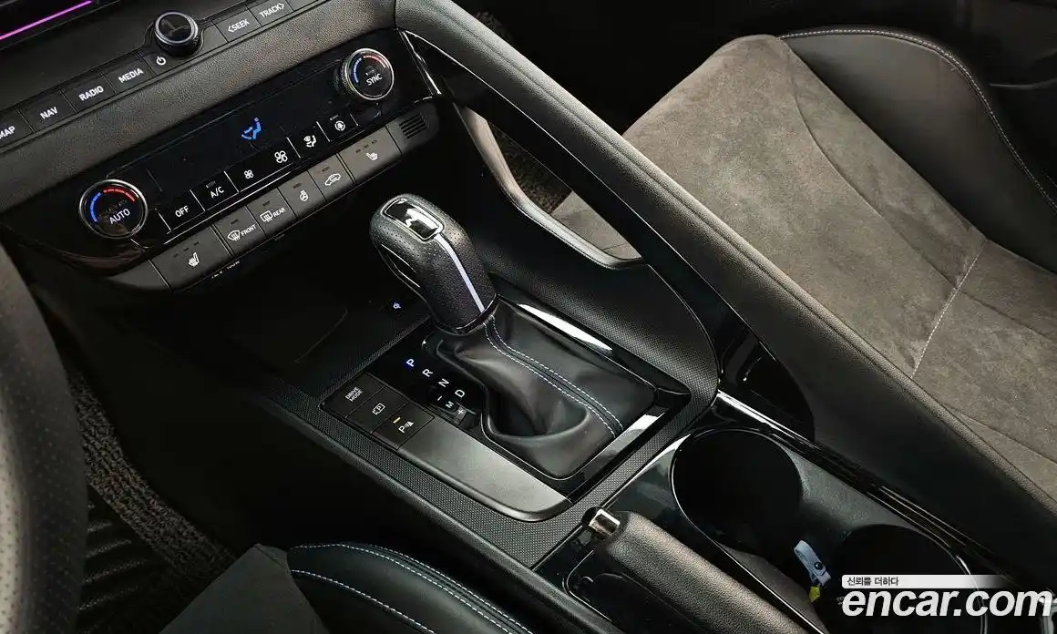 Hyundai Avante 2023 2.0 гидро, фото 9