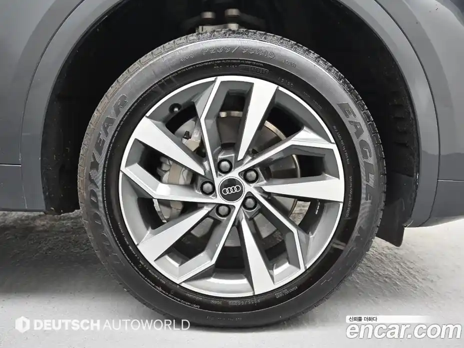 Audi Q5 2021 2.0 автомат (гидро), фото 5