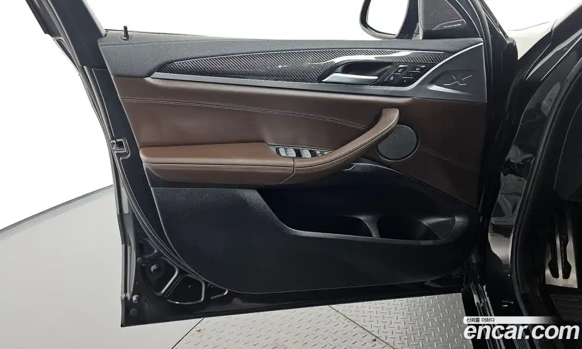 BMW X4 2023 2.0 гидро, фото 14