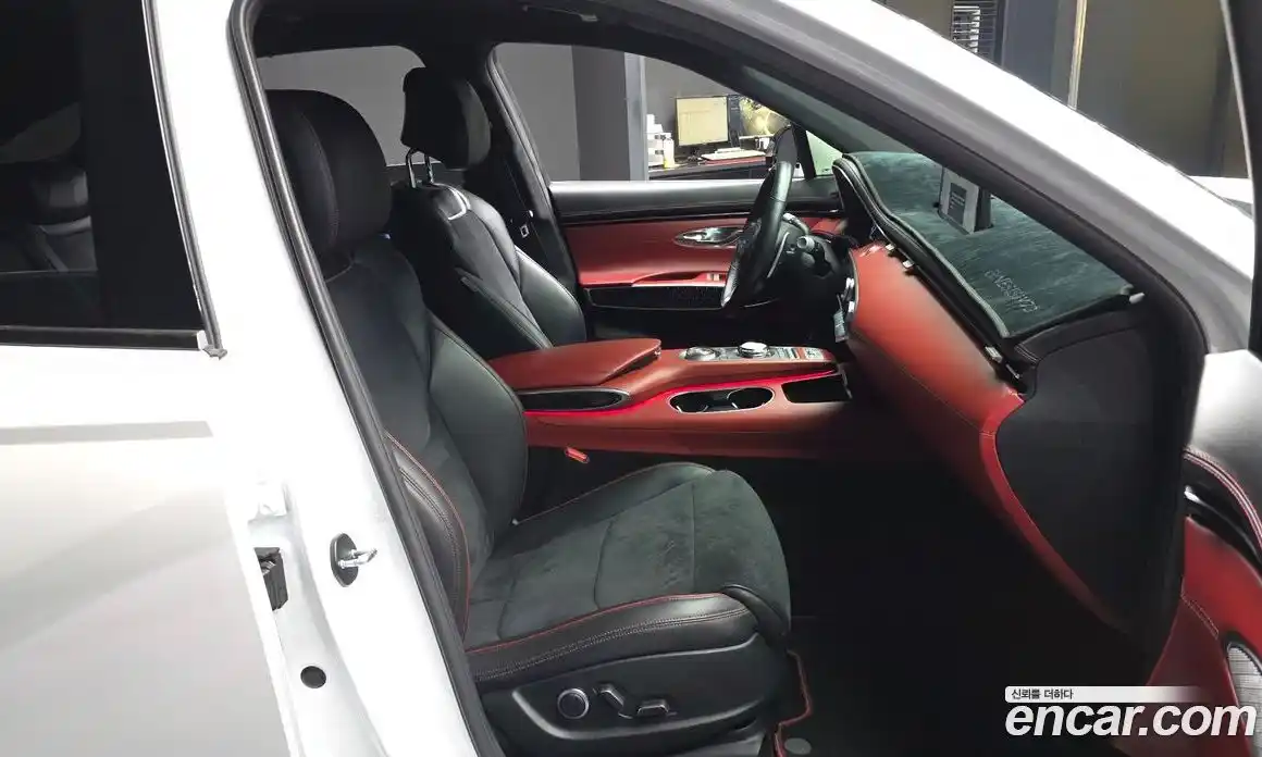Genesis GV70 2021 2.5 автомат (гидро), фото 17