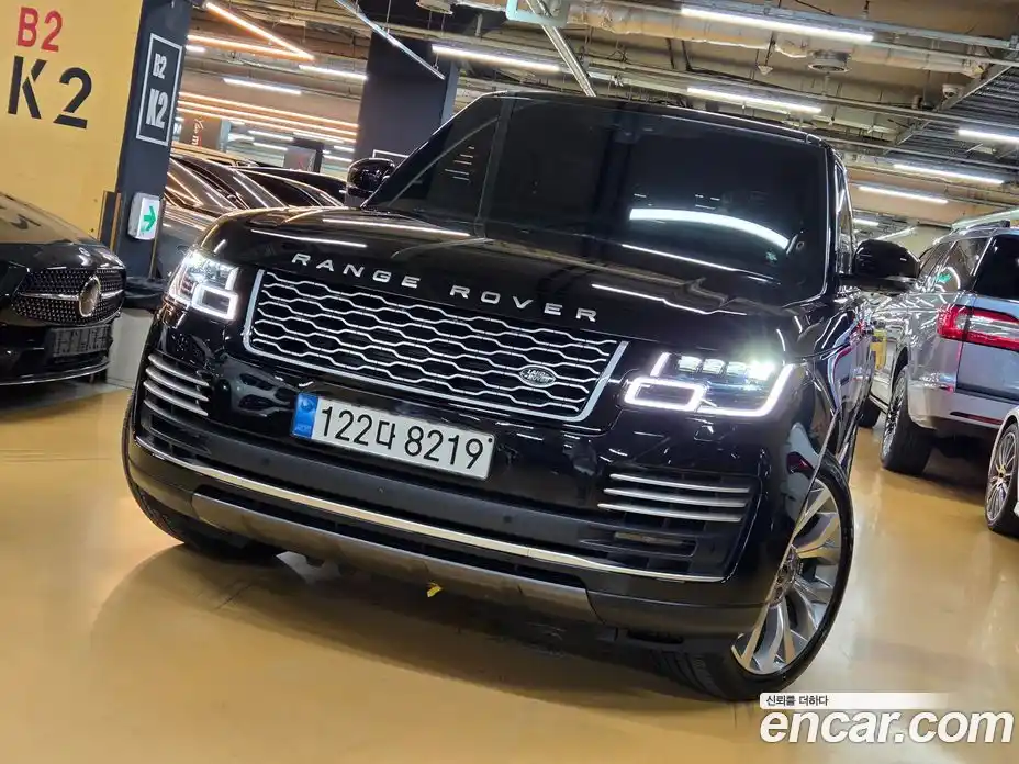 Land Rover Range Rover 2022 5.0 автомат (гидро), фото 14