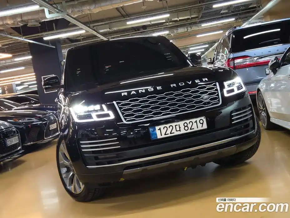 Land Rover Range Rover 2022 5.0 автомат (гидро), фото 4