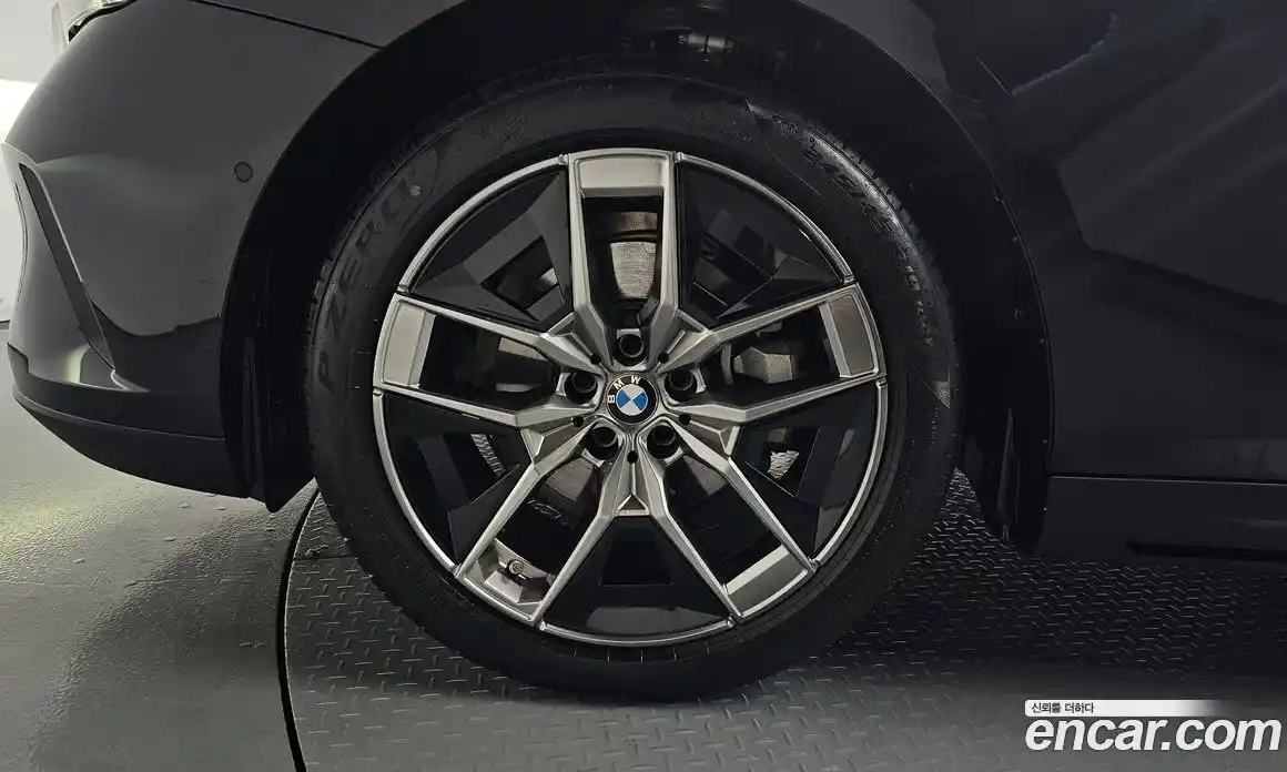 BMW 5-Series 2025 2.0 гидро, фото 4