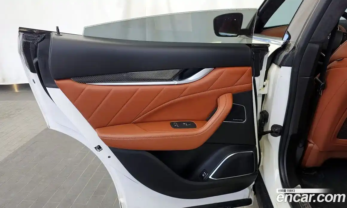 Maserati Levante 2019 3.0 гидро, фото 15