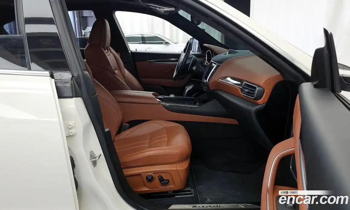 Maserati Levante 2019 3.0 гидро, фото 17