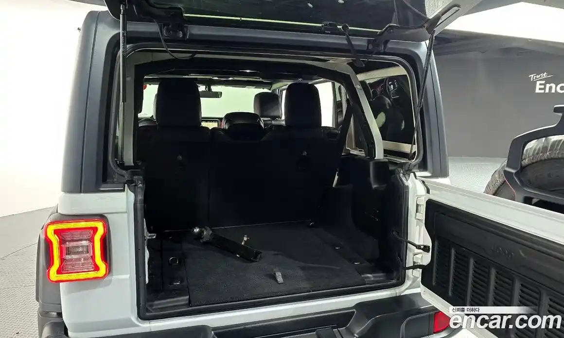 Jeep Wrangler 2019 2.0 автомат (гидро), фото 20