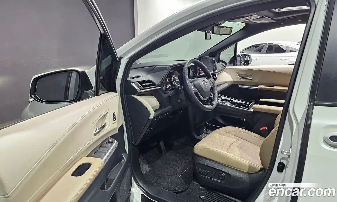 Toyota Sienna 2022 2.5 гидро, фото 13
