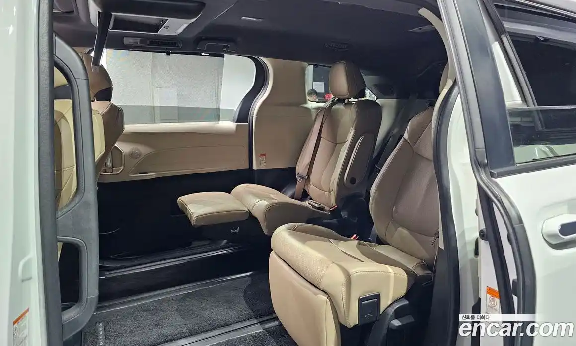 Toyota Sienna 2022 2.5 гидро, фото 17
